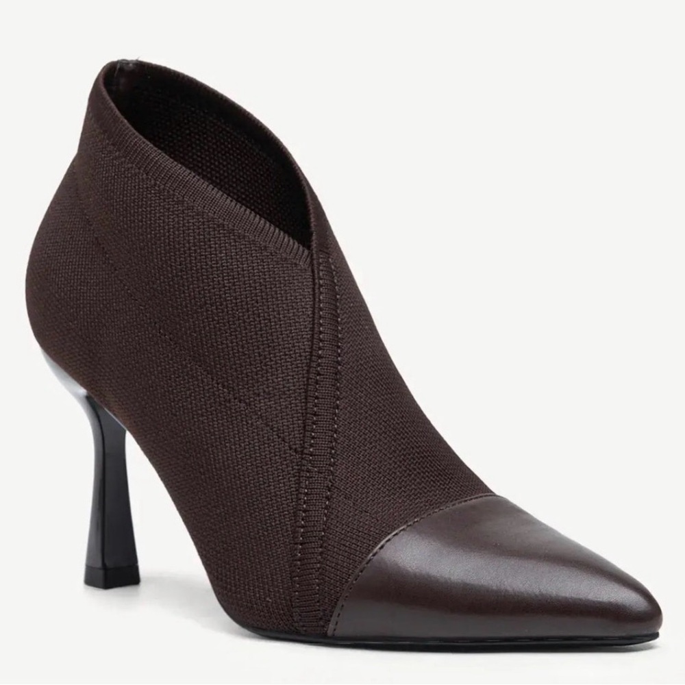 Elegant Brown Heeled Boots
